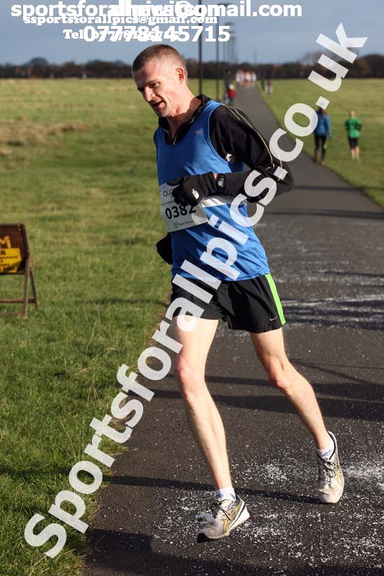 Senior mens and womens Heaton Harriers Memorial 10k Road Race, Newcastle. Photo:  David T. Hewitson/Sports for All Pics